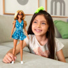 Slika - Mattel Barbie Fashionista Model modra obleka s sončnimi očali  (GRB65)