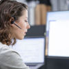Slika - Brezžične Bluetooth slušalke z mikrofonom  Poly Plantronics Voyager 5200 UC črne s polnilno postajo 212732-05