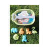 Slika - Beach Toys otroški komplet bioplastičnih igral za peskovnik z vozičkom 9-delni, 1x vodni mlin, 1x grablje (grablje), 1x pločevinka, 1x lopata, 4x kalup