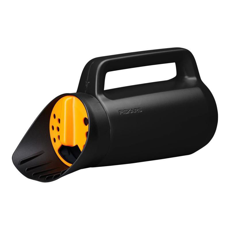Slika - Fiskars Solid trosilec gnojil, peska in soli (1057076)