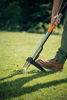 Slika - Fiskars Smartfit teleskopski odstranjevalec plevela črno-srebrne barve (1020125)