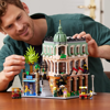Slika - LEGO 10297 Icons: Butični hotel