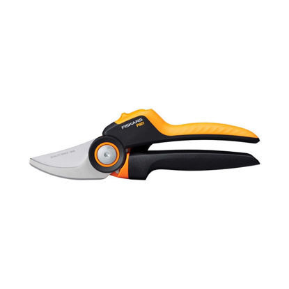 Fiskars PowerGear Bypass Pruner M P921 vrtne škarje za obrezovanje vej do 24 mm, črno/oranžne (1057173)
